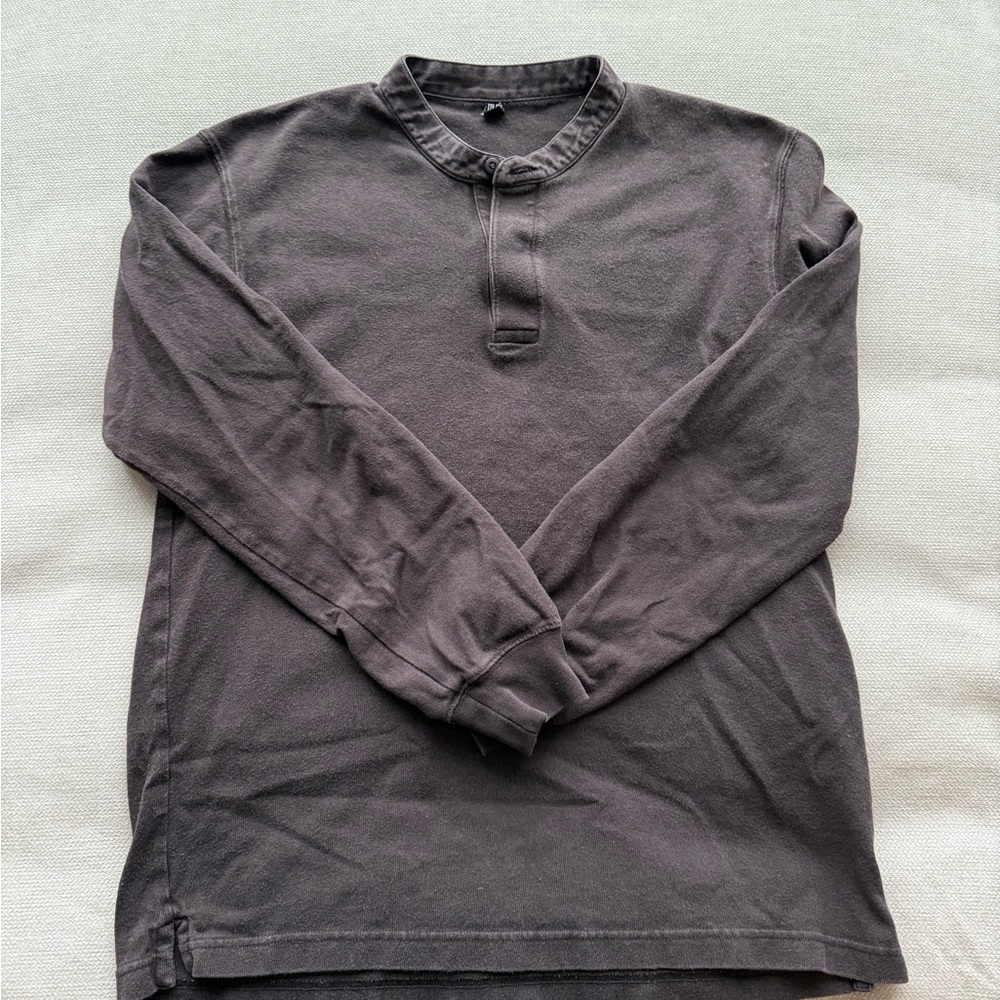 Uniqlo Dark Gray Long Sleeve Tee